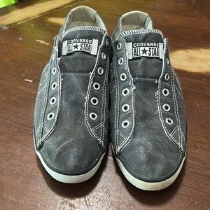 Converse women’s 10.5 men’s 8.5